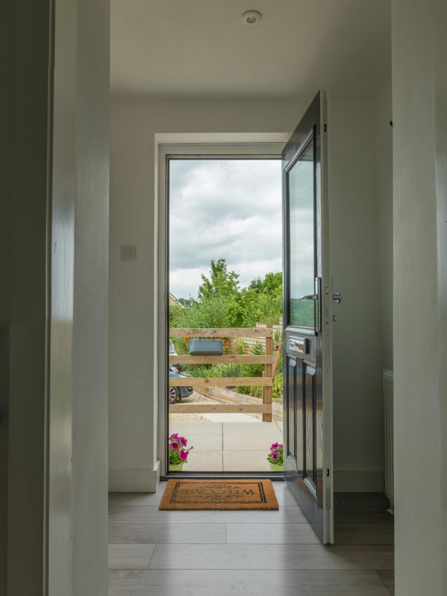 Stunning Modern Apartment In The Cotswolds Chalford Exterior photo